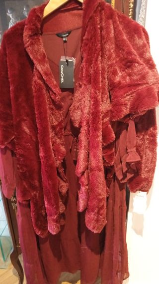 Vestido y estola Couchel granate