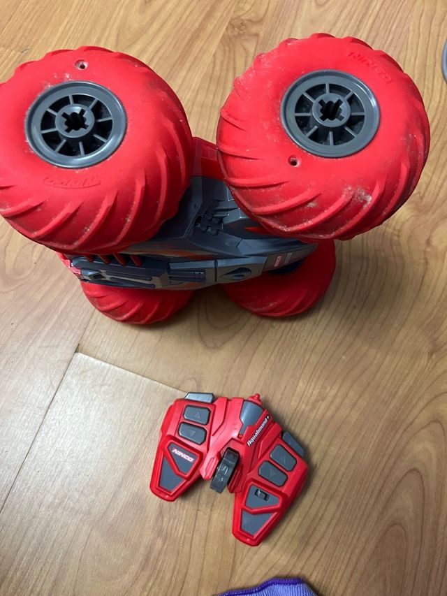 Coche anfibio4x4 teledirigido volteo 360° Ninco