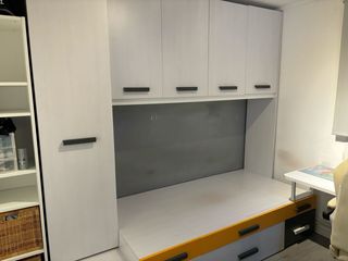 Cama nido beige y naranja