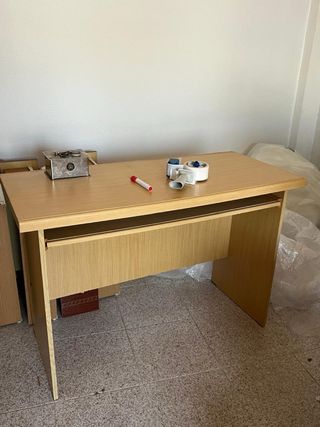 Escritorio madera color beige
