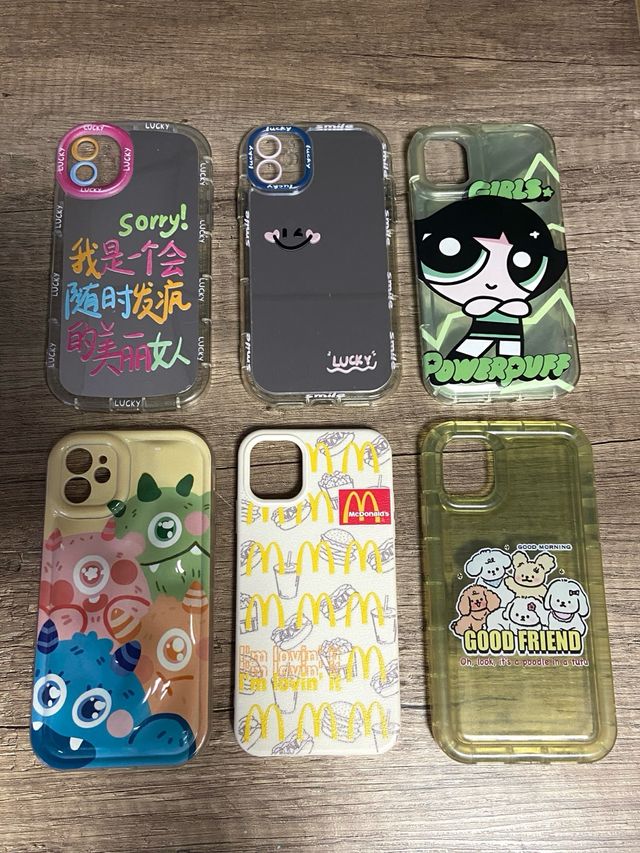 Carcasas iPhone 11  2€/cada uno