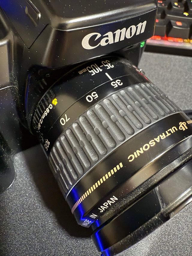 Canon EOS 1000F Cámara réflex