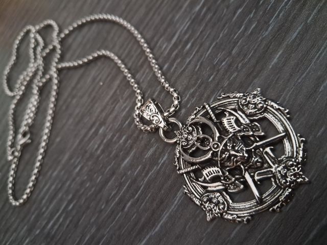 Collar Máscara Demonio Samurai