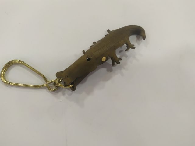 Llavero lagarto bronce