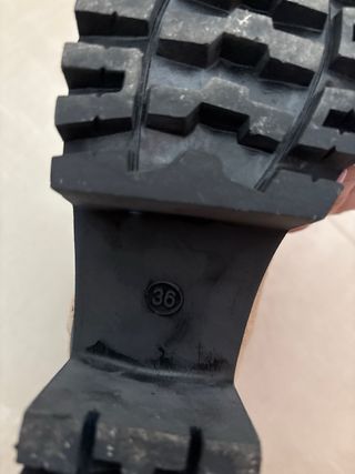 Stivaletti beige con tacco