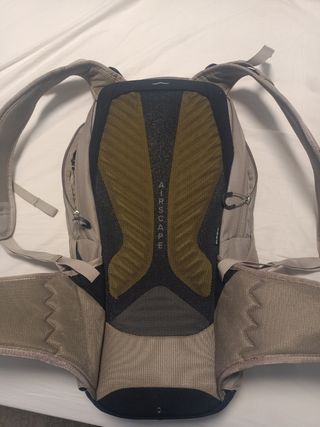 Mochila de senderismo Osprey Escapist 20 Beige