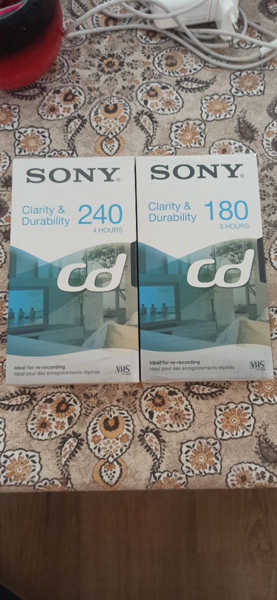 2 VHS SONY. 240-180 min