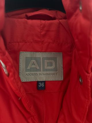 Chaqueta roja Adolfo Domínguez