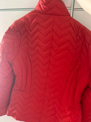 Chaqueta roja Adolfo Domínguez