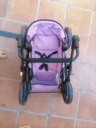 Carrito de bebé de juguete