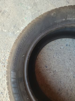 1 Neumático Michelin CrossClimate SUV 235/55 R17