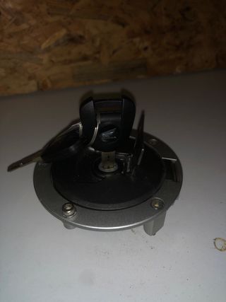 Clausura Honda CB125R - Cerradura