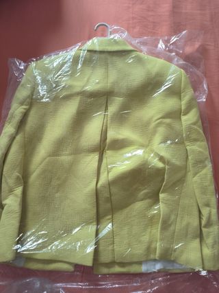 Americana amarilla Zara