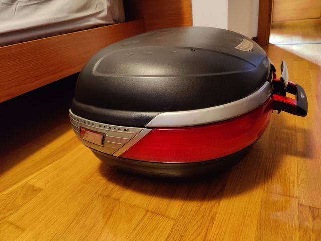 Baúl moto GIVI Maxia E52
