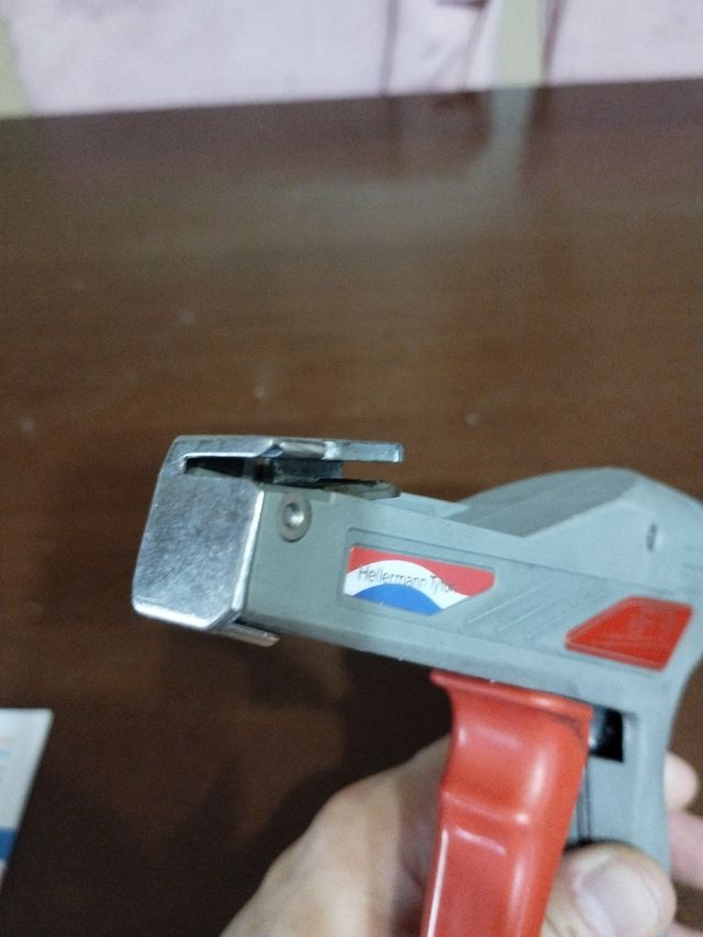 Avvolgicavo Hellermann - Levatrice fascette