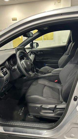 Toyota C-hr hybride 180 H Business 184 cv