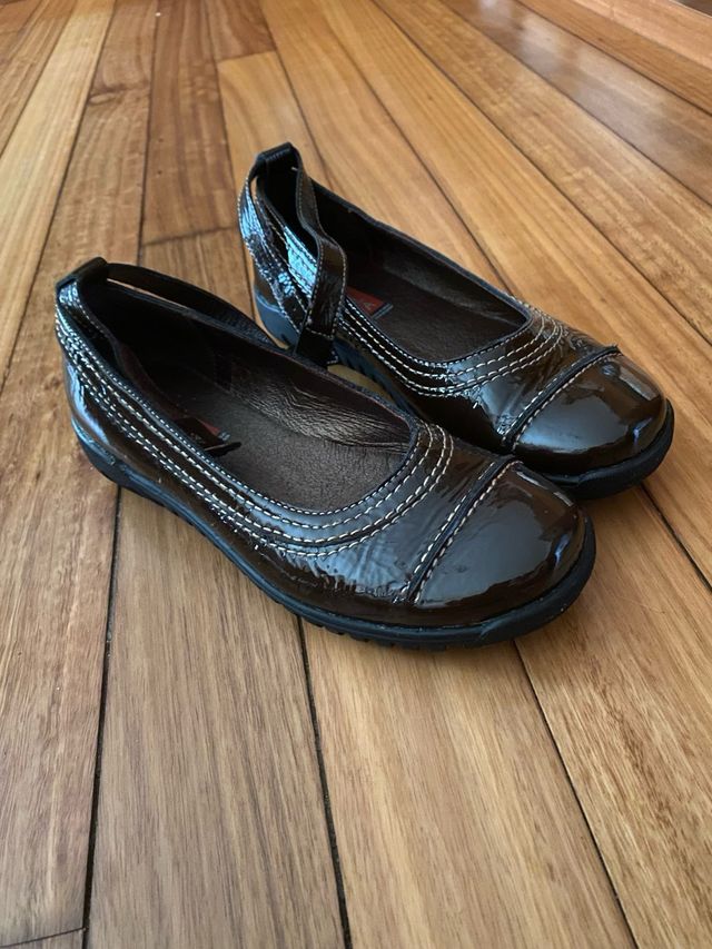 Zapatos mujer marrón -charol