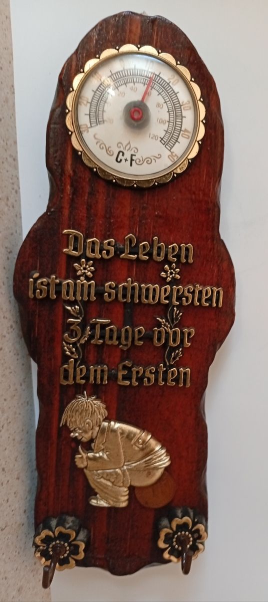 Appendi chiavi in legno vintage. Termostato ok.