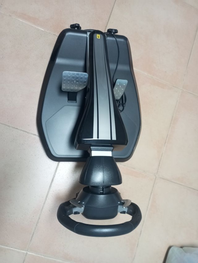 Thrustmaster Ferrari GT Cockpit