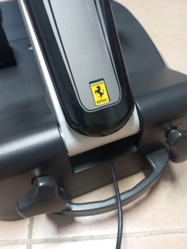 Thrustmaster Ferrari GT Cockpit