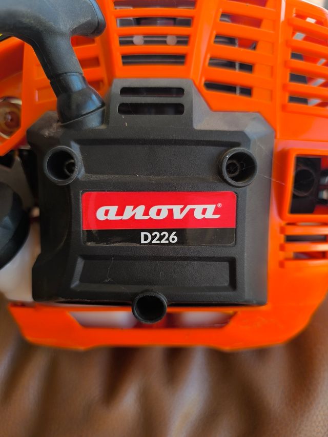 Desbrozadora Anova D226 con cepillo
