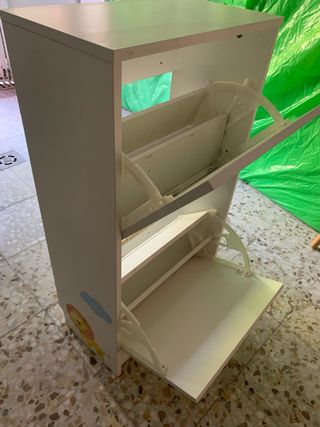 Zapatero infantil blanco