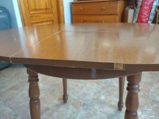 Mesa redonda extensible de madera