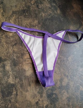 Bikini tanga morado nuevo