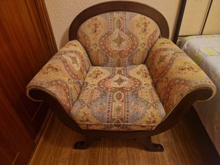 Divano e due poltrone in stile classico