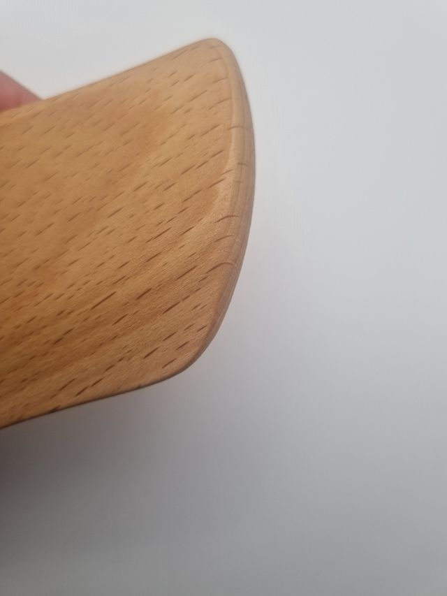 Masajeador Madera: Herramienta Corporal con funda