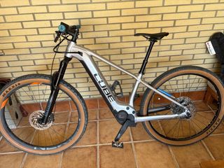 Ebike cube reaction hibryd 620 bateria TALLA M