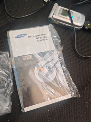 Samsung v200 plateado