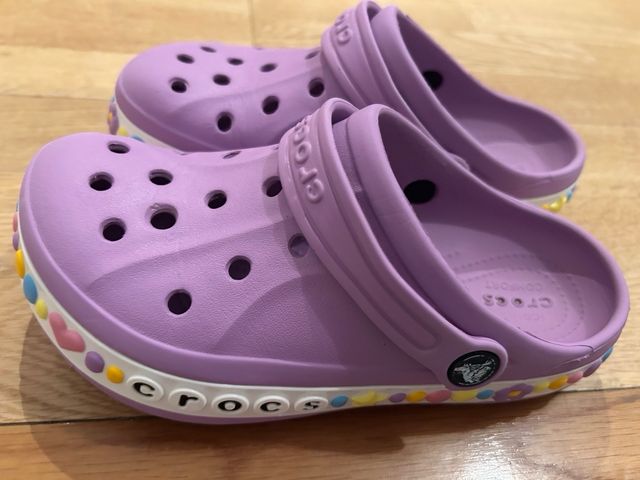 Crocs infantiles 33-34, morados
