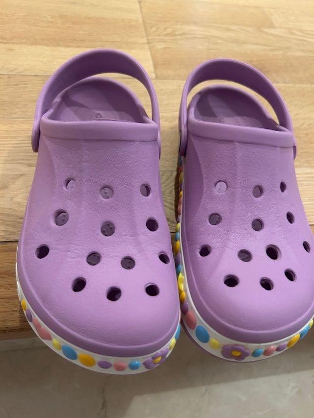 Crocs infantiles 33-34, morados