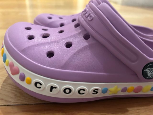 Crocs infantiles 33-34, morados