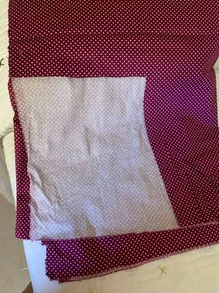 Tela lunares roja y blanca 1x1,5m