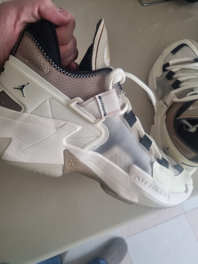 Zapatillas Jordan Air Zoom - Beige/Blanco