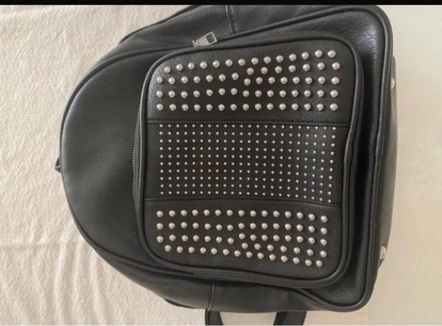 Zainetto borchie nero