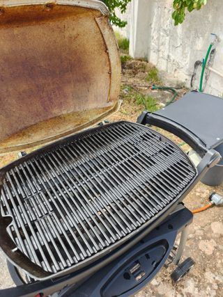 Barbacoa gas Weber Q2000- Negra y Gris
