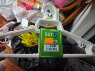 5 Perchas Blancas Plástico MINOKUA