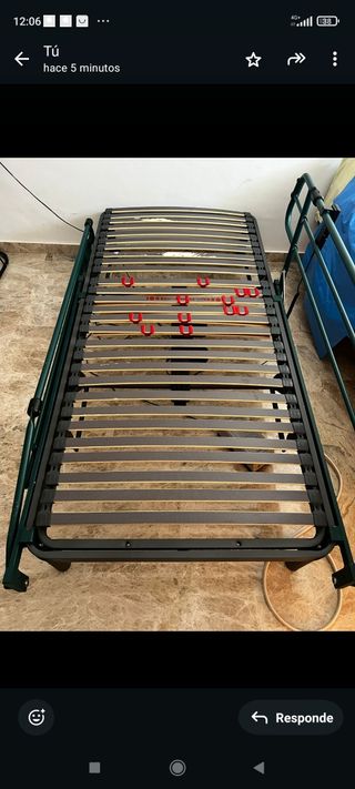 Cama articulada: somier, colchon y defensas.