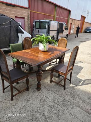 Mesa madera siglo XVIII