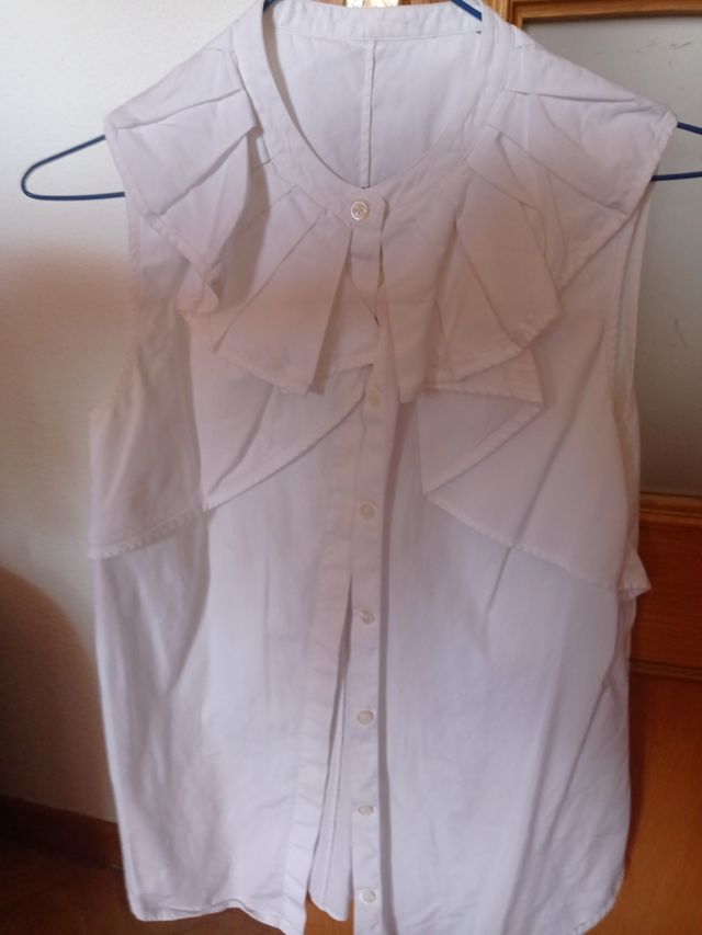 Blusa blanca sin mangas