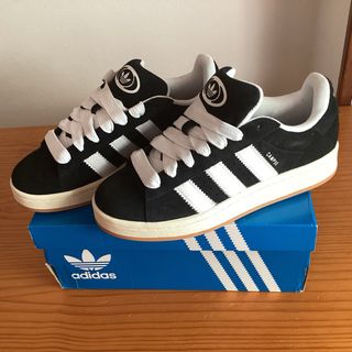 Adidas Campus 00s negras.