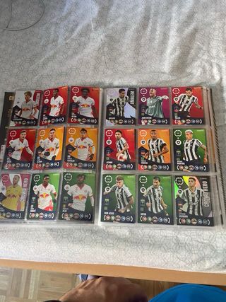 Álbum Panini Adrenalyn Club Mundial(falta 1 card)