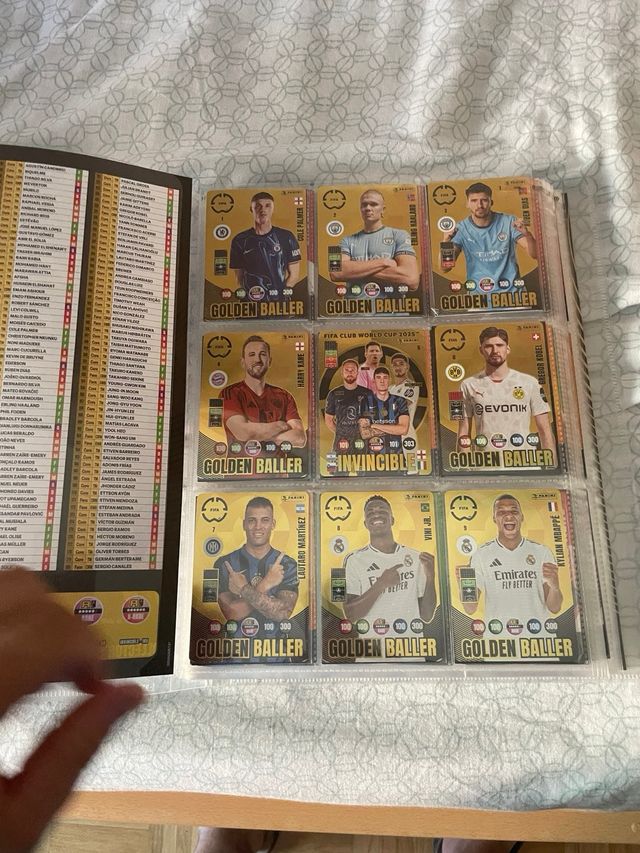 Álbum Panini Adrenalyn Club Mundial(falta 1 card)