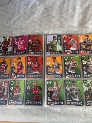 Álbum Panini Adrenalyn Club Mundial(falta 1 card)