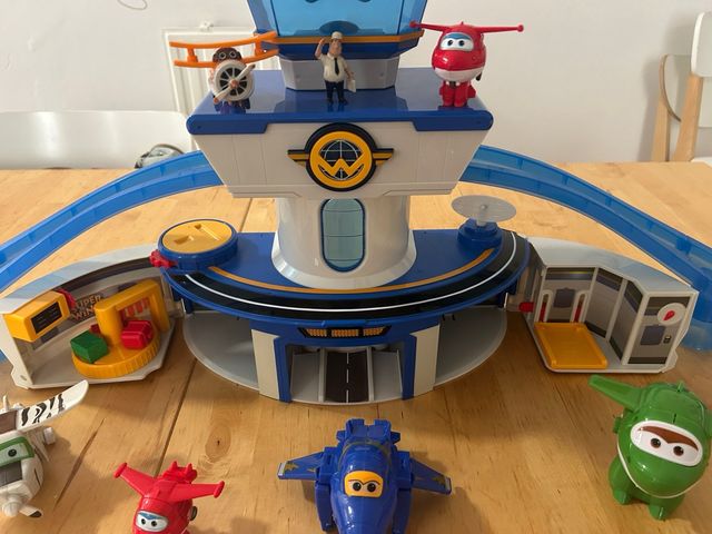 Torre Control Superwings