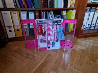 Armario Barbie portátil