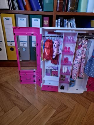 Armario Barbie portátil